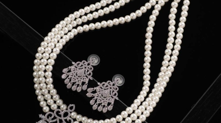 Elevate Your Style with White Pearl Necklace – Exquisite Pearl Jewellery for Every Occasion
