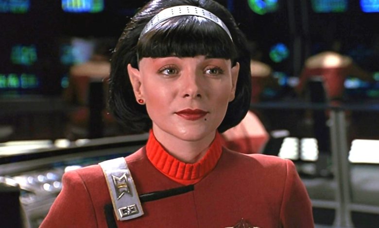 Star Trek’s Kim Cattrall Didn’t Love Her Valeris Costume