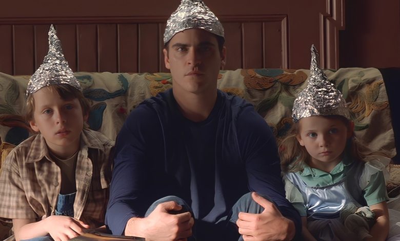 M. Night Shyamalan Theory: The Signs Villains Are Not Aliens