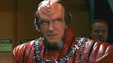 Why is Klingon blood pink in Star Trek VI: The Undiscovered Country?