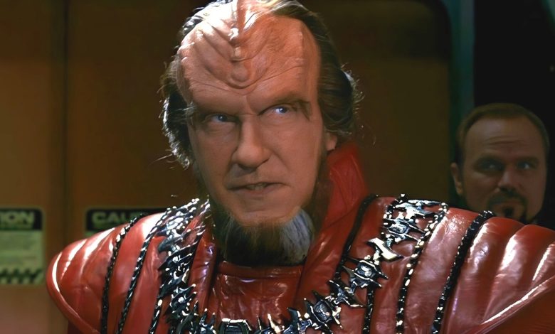Why is Klingon blood pink in Star Trek VI: The Undiscovered Country?